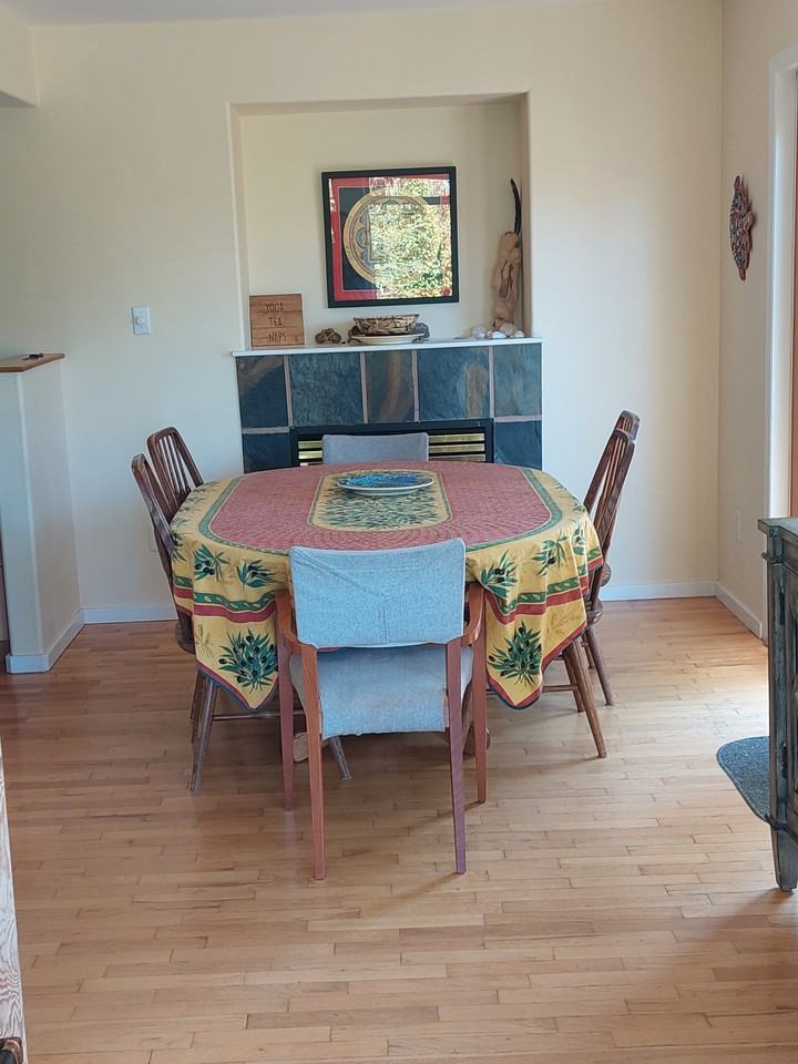 1315 Manor Road - Photo 2 of 14