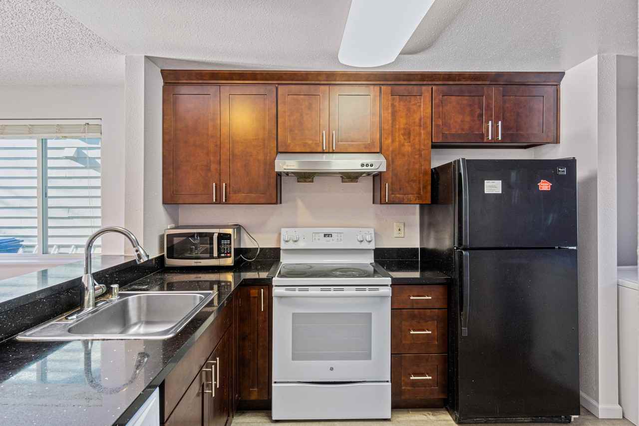 708 126th Ave Ne #1 - Photo 3 of 17