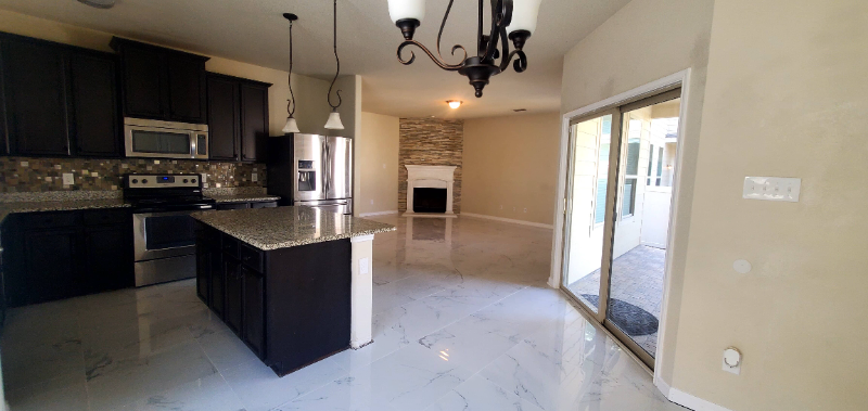 1049 Marietta Ln - Photo 3 of 38