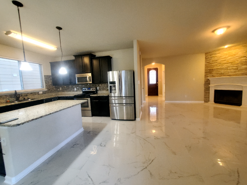 1049 Marietta Ln - Photo 5 of 38