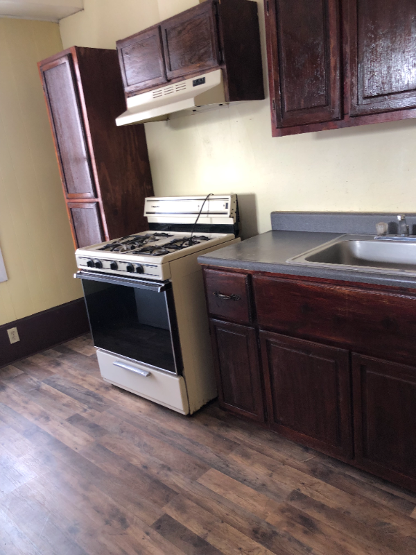 430 Railroad Ave #2ndFL - Photo 3 of 11