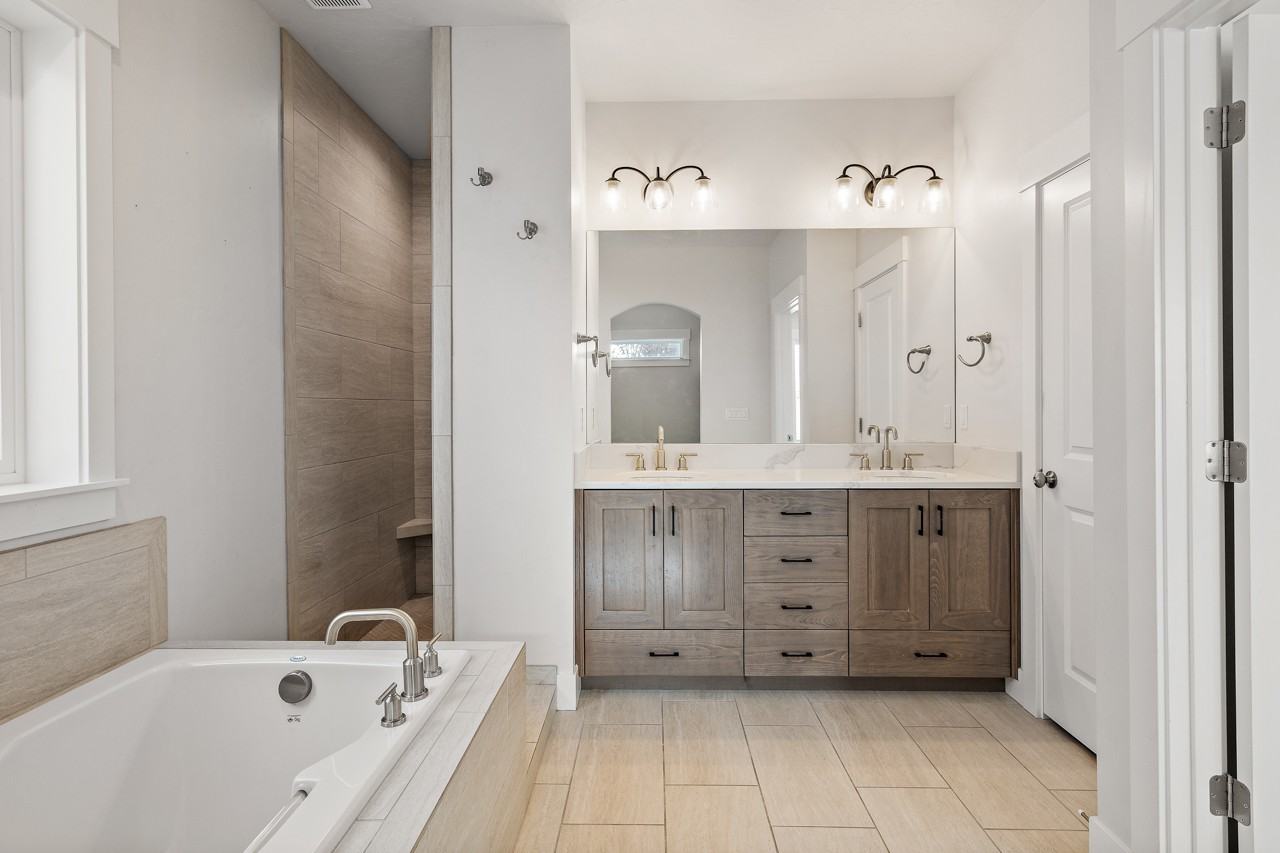 4269 W Ravenna St #1 - Photo 7 of 18