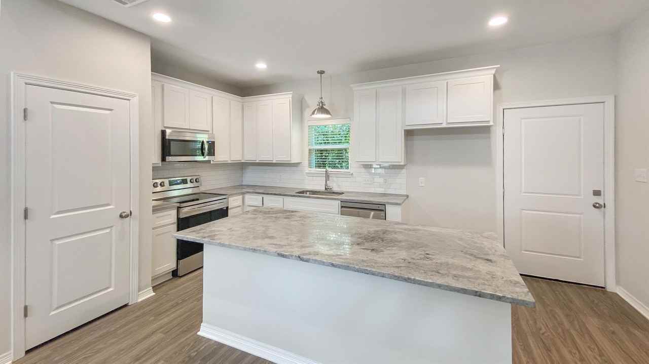 505 N Logan Ave #1 - Photo 3 of 13