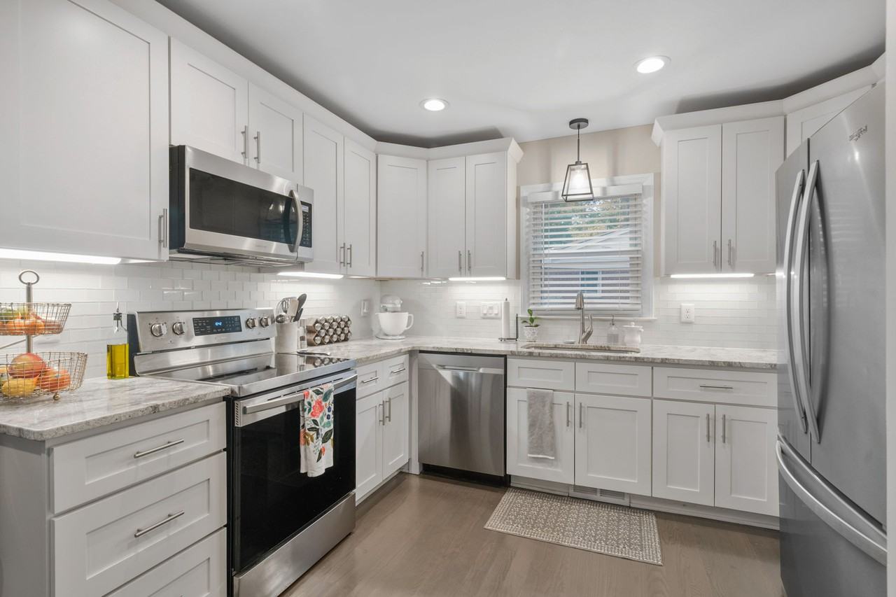 3304 Glenridge Dr #1 - Photo 7 of 22