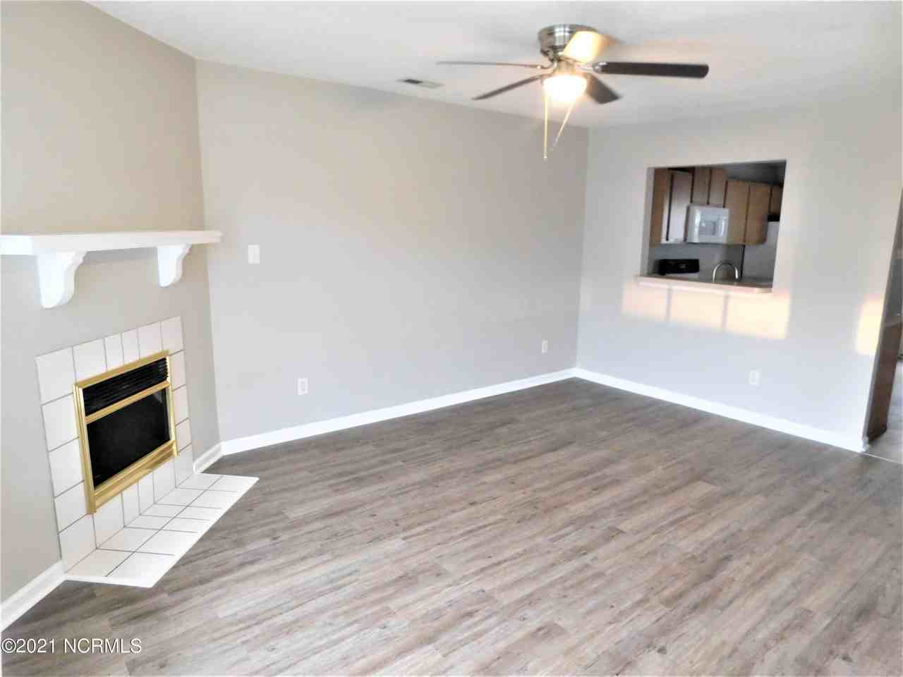 977 West Pueblo Drive - Photo 2 of 3