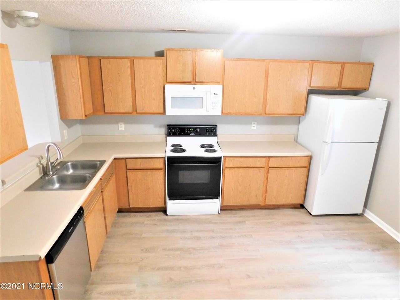 977 West Pueblo Drive - Photo 3 of 3