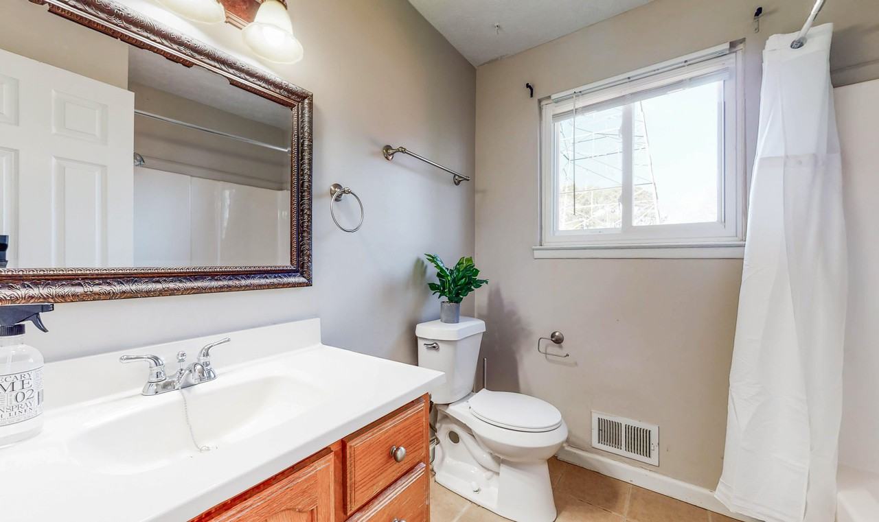 Stephanie Dr Sw - Photo 5 of 9