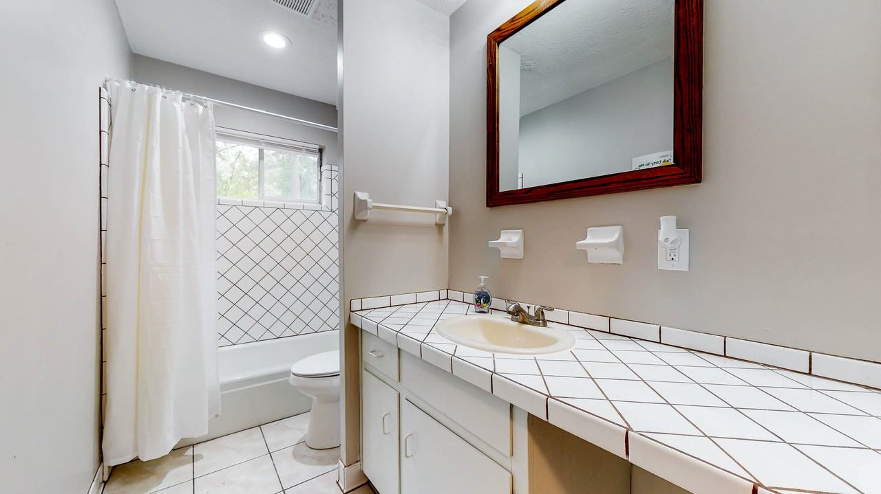 Sparta Dr - Photo 7 of 13