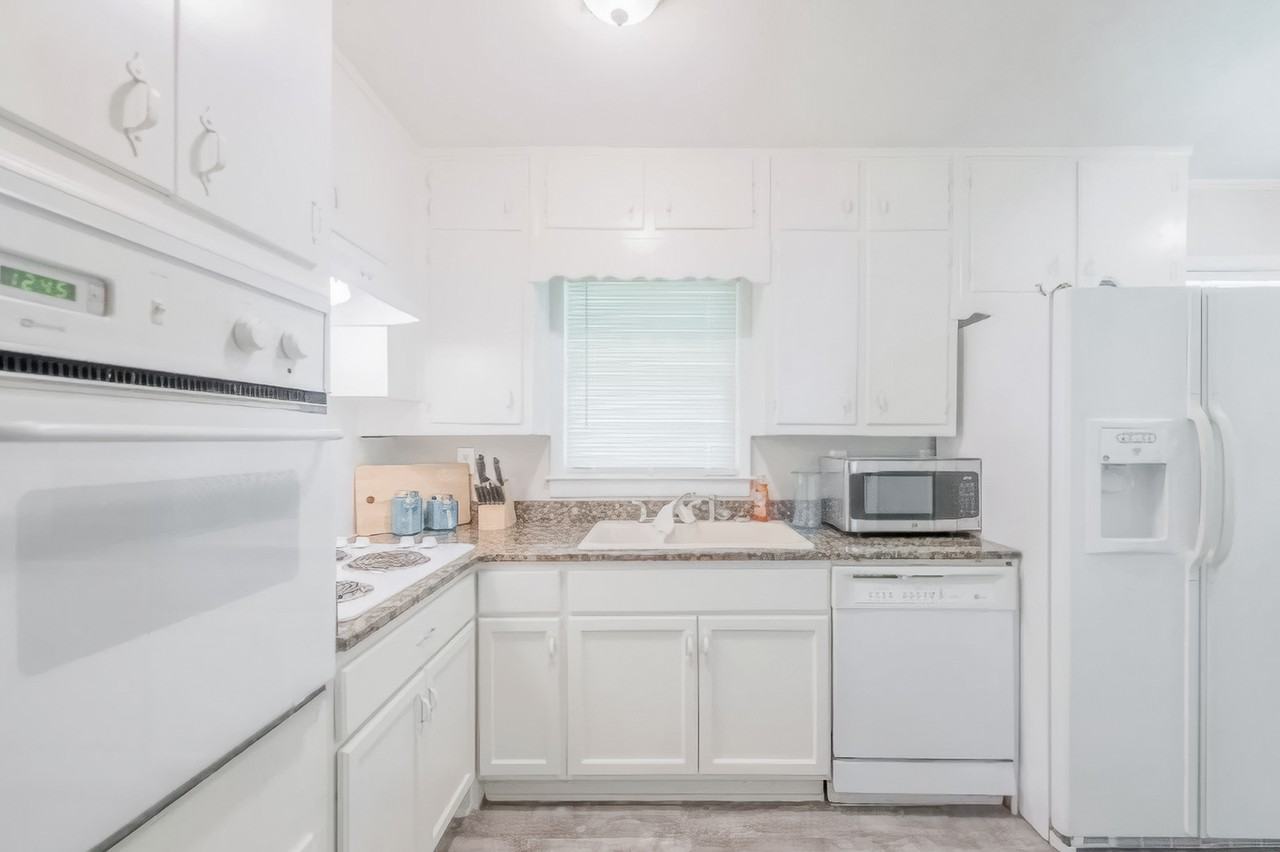 Beaver Ruin Ct Nw - Photo 3 of 4