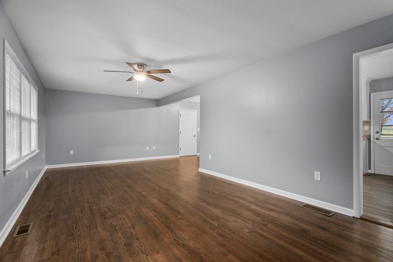 204 Chappell Dr - Photo 2 of 25