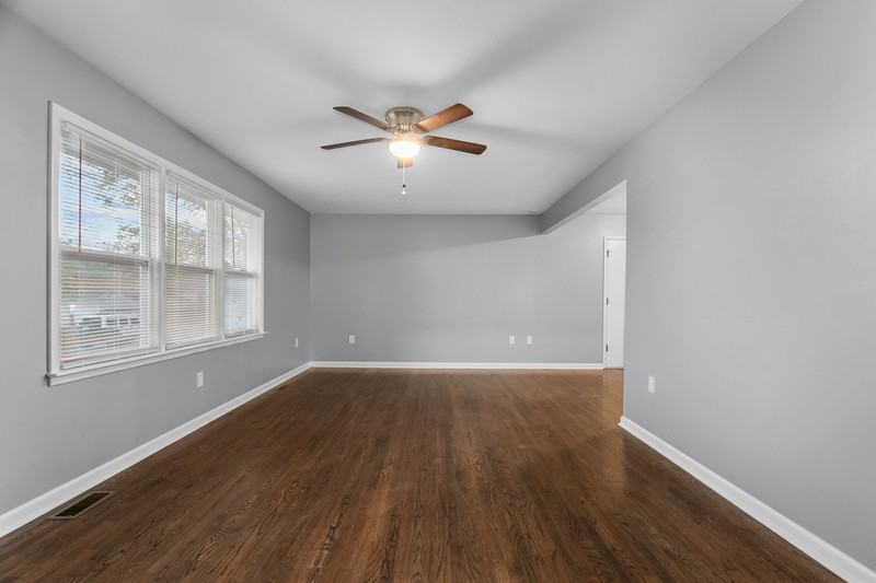204 Chappell Dr - Photo 3 of 25