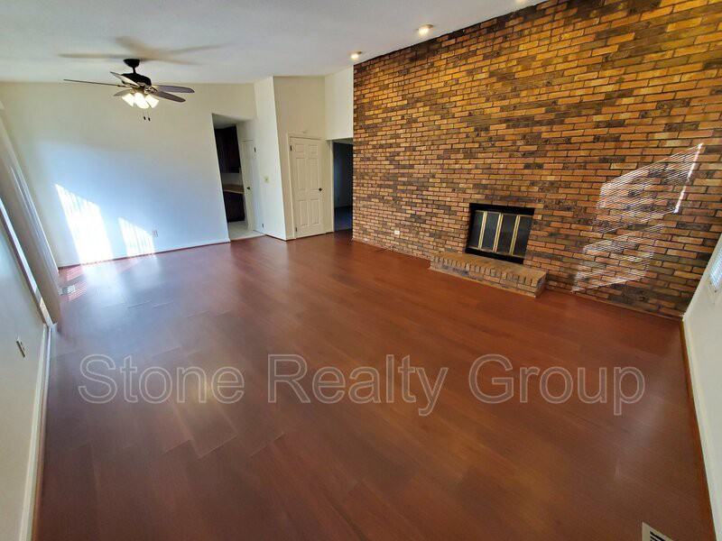 3359 E Margaret Dr - Photo 2 of 10