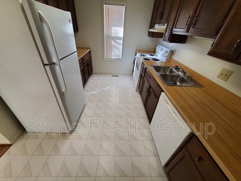 3359 E Margaret Dr - Photo 3 of 10