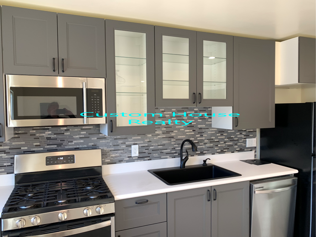 326 Virgin Avenue - Photo 3 of 12