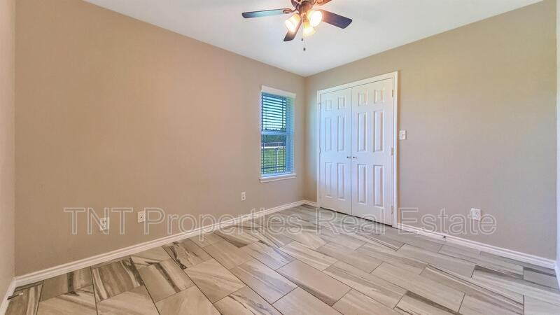 9834 Riskys Ranch Dr - Photo 3 of 15