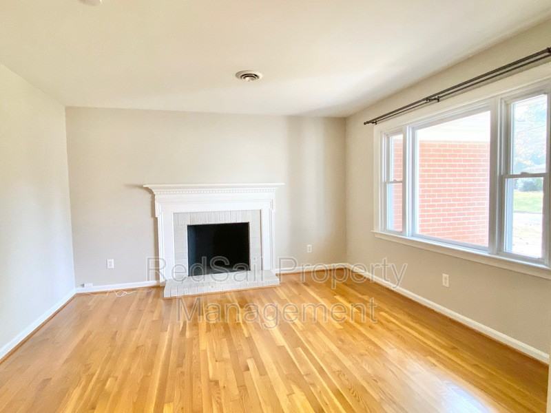 116 Glade Rd - Photo 3 of 17