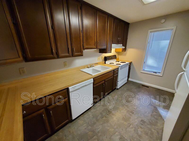 3357 E Margaret Dr - Photo 4 of 12