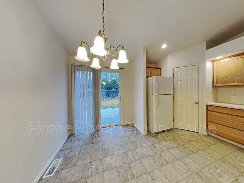 1904 W Havenwood Ave - Photo 5 of 26