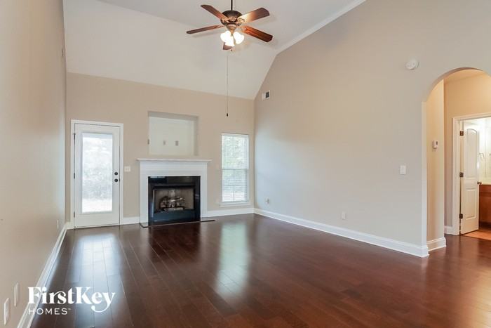 1012 Pilgrim Ln - Photo 3 of 15