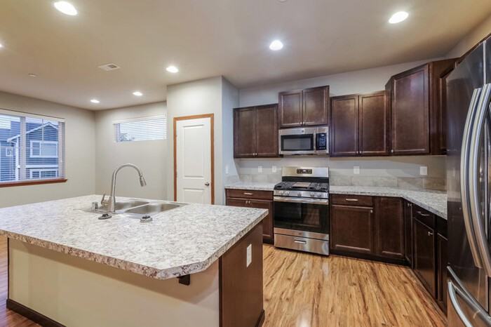 2413 Yulan Walk - Photo 2 of 17