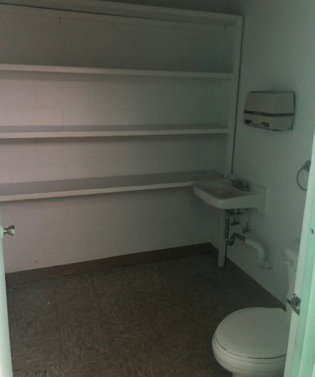 233 S County Dr #A - Photo 2 of 7