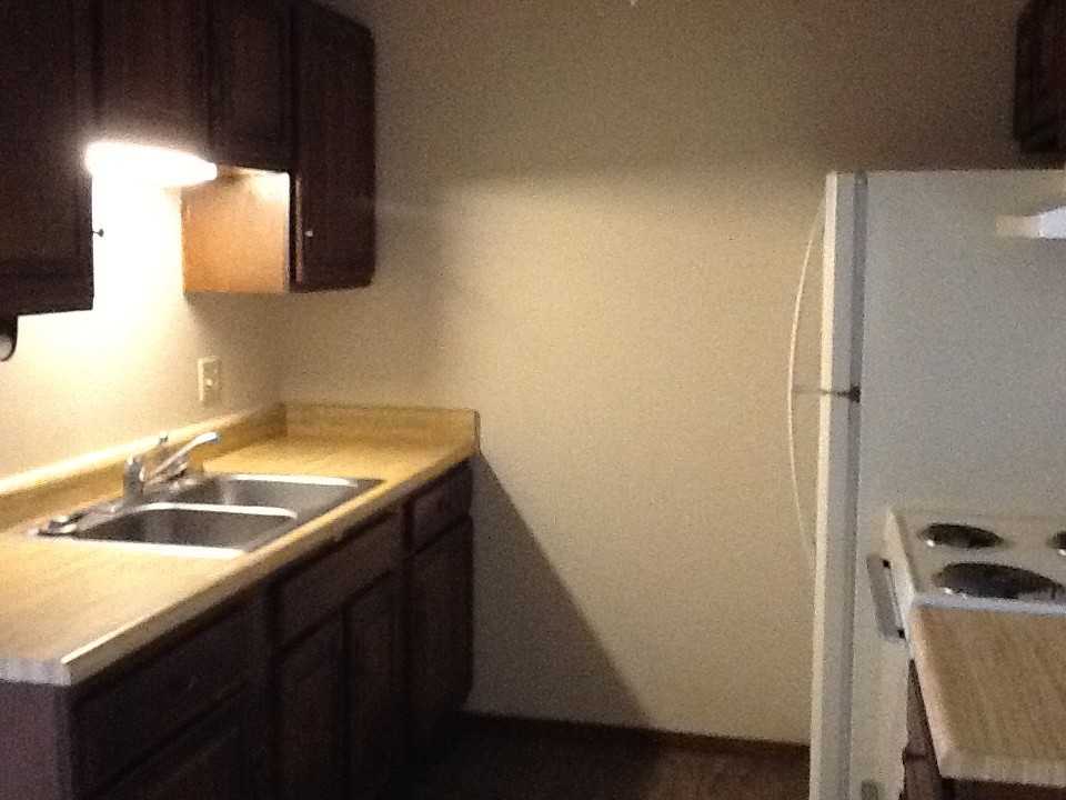 410 N Main St - Photo 2 of 7