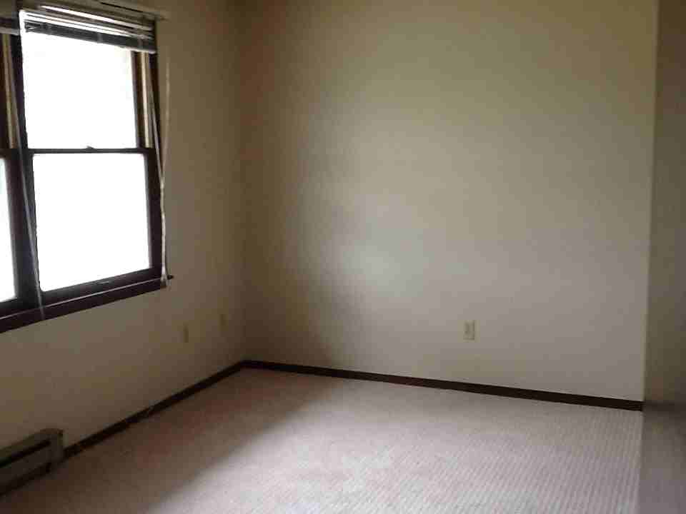 410 N Main St - Photo 3 of 7