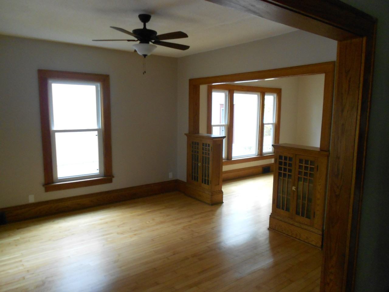 809 N Morgan Ave - Photo 3 of 9