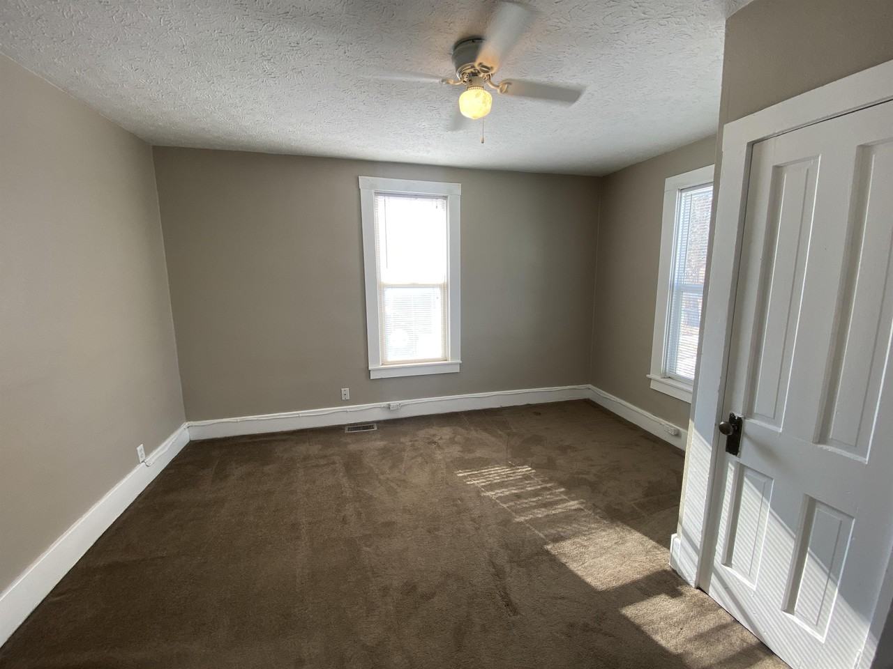 511 12th St #1 - Photo 2 of 20