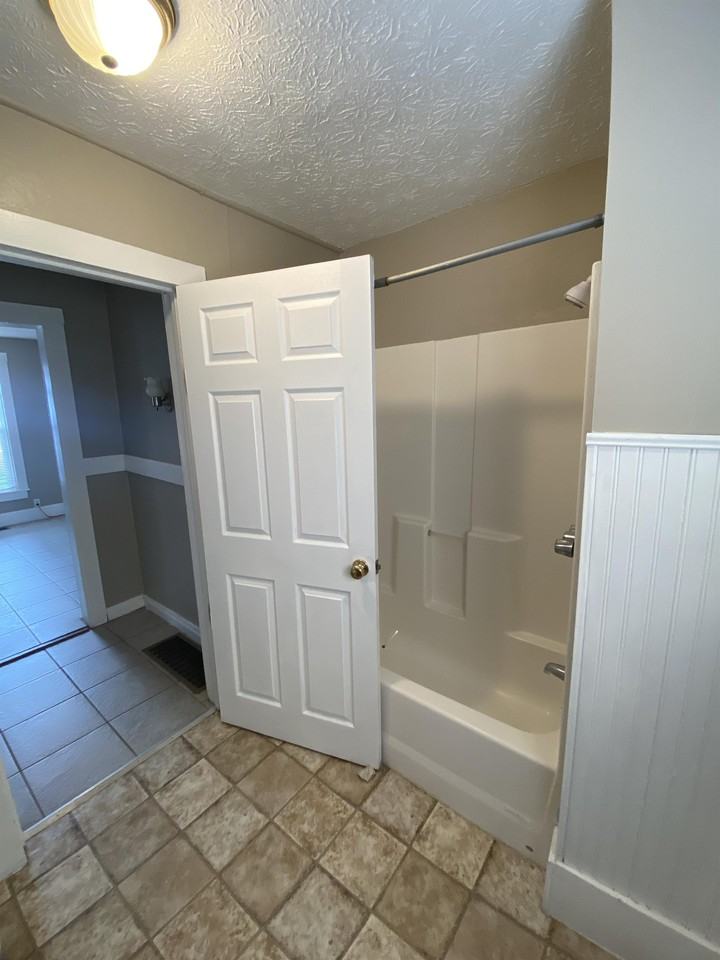 511 12th St #1 - Photo 7 of 20