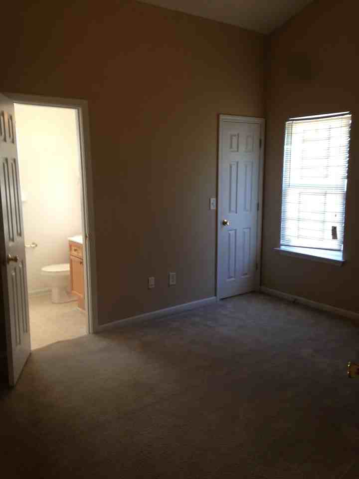 5512 Windy Valley Dr - Photo 3 of 10