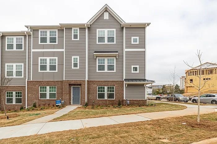 7210 Bryce Avenue - Photo 2 of 31