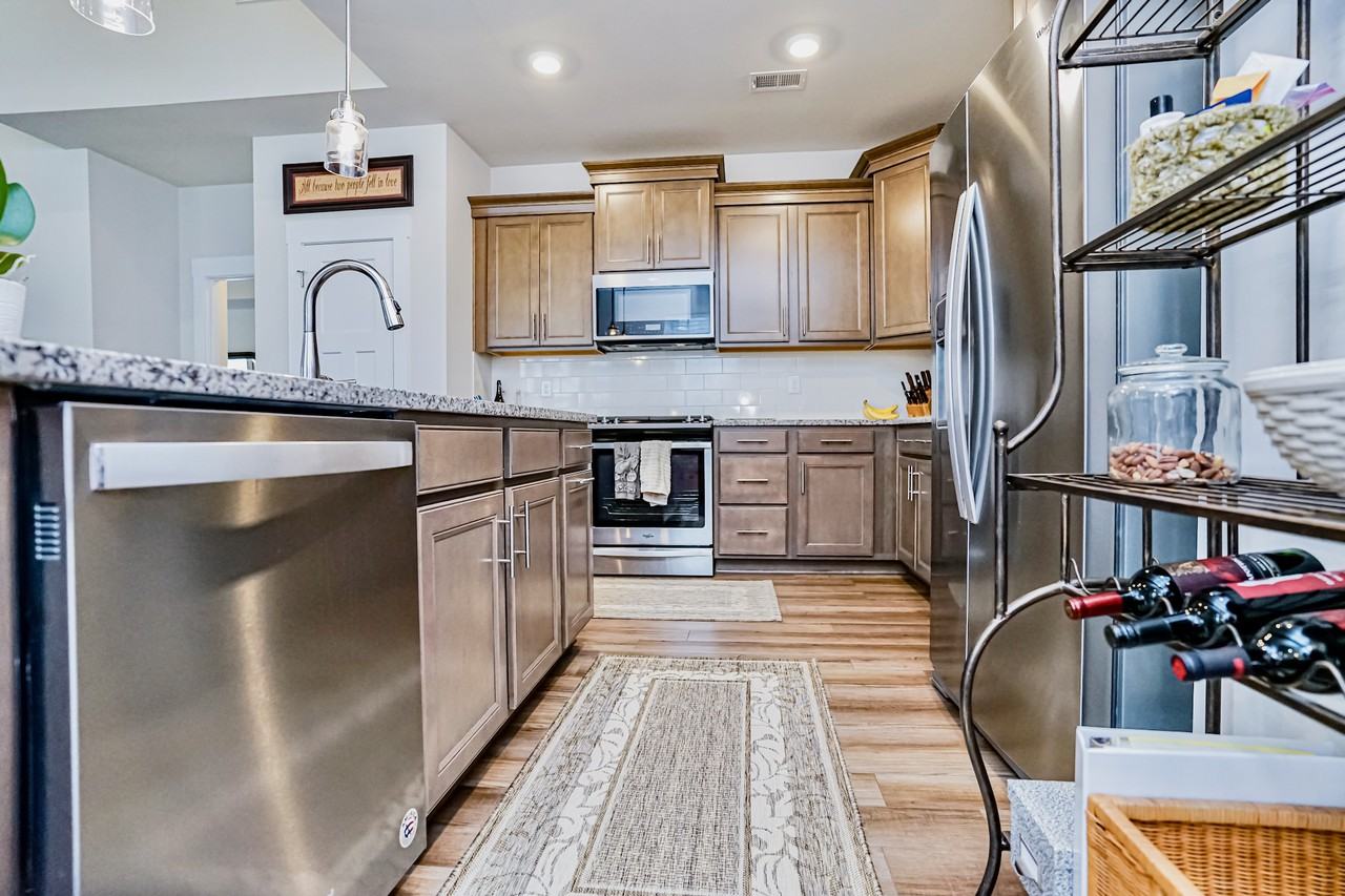 111 Rosecroft Dr #1 - Photo 5 of 19