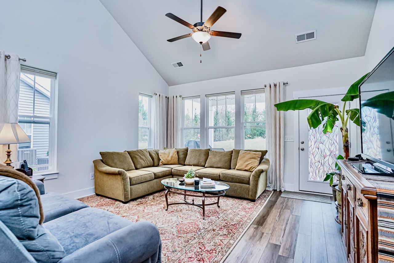 111 Rosecroft Dr #1 - Photo 6 of 19