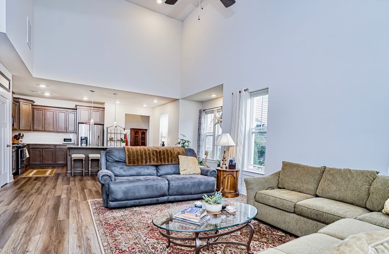 111 Rosecroft Dr #1 - Photo 7 of 19