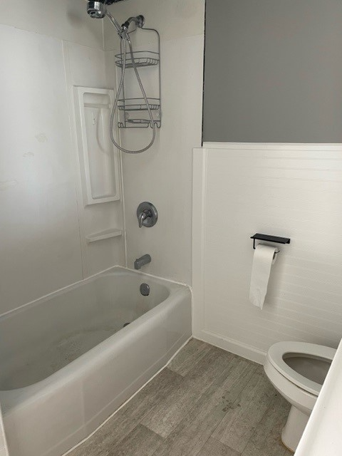 233 W Locust St #2 - Photo 5 of 9