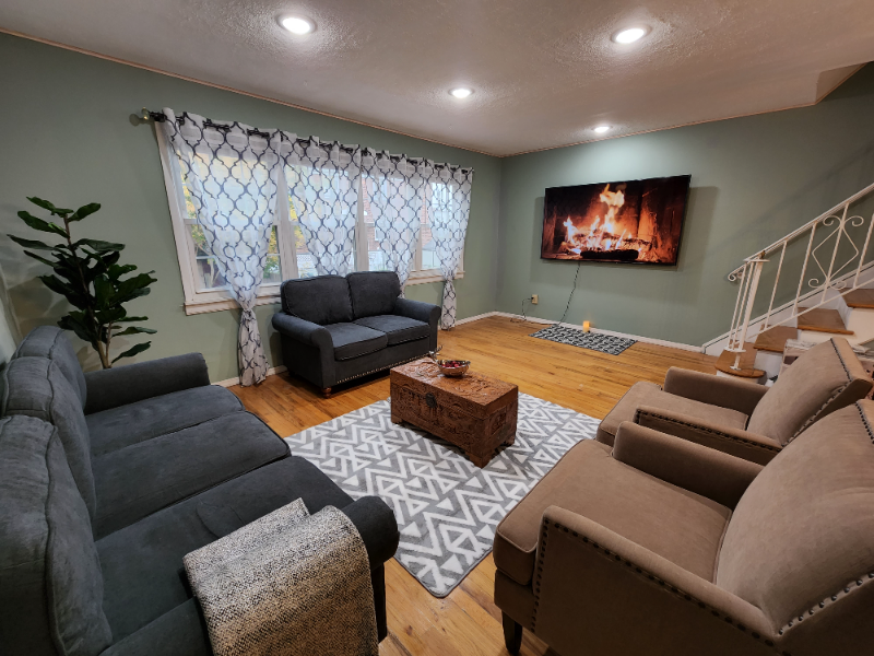 43 Sycamore Rd - Photo 3 of 20