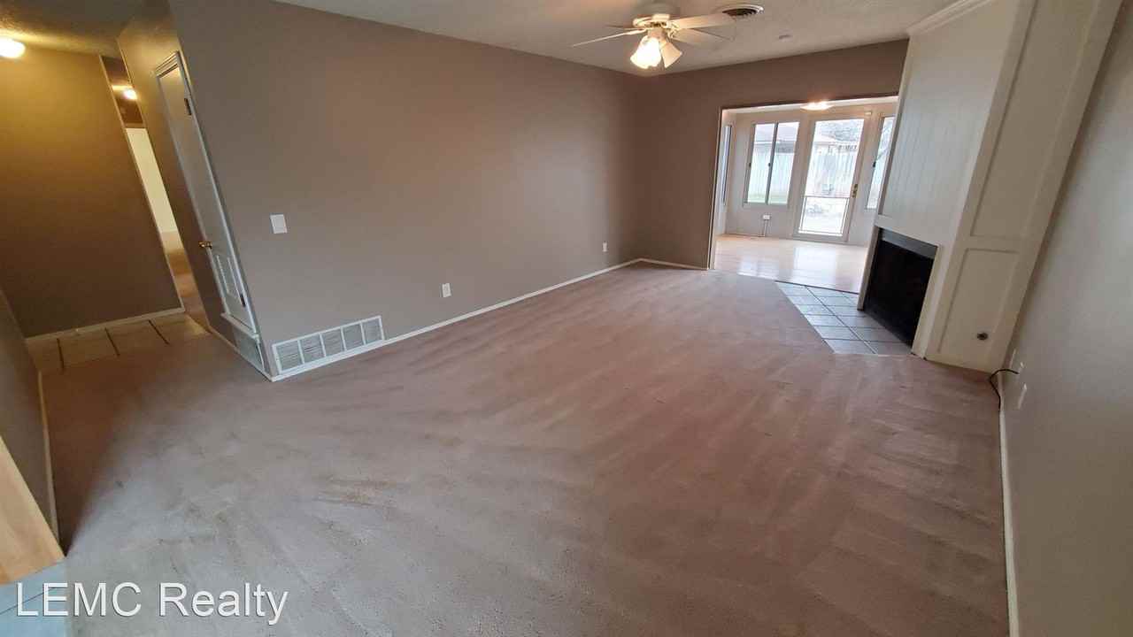 60 Summit Dr - Photo 2 of 15