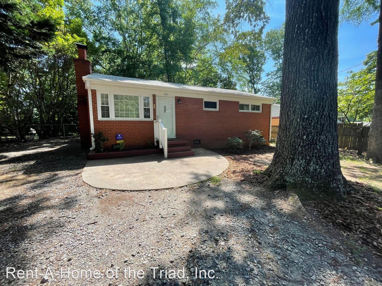 3602 Calvert St - Photo 2 of 17