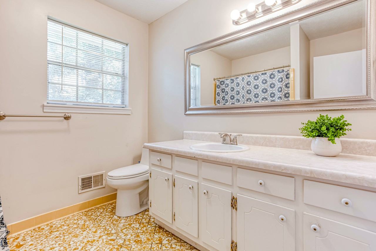 Wedgewood Dr - Photo 3 of 12