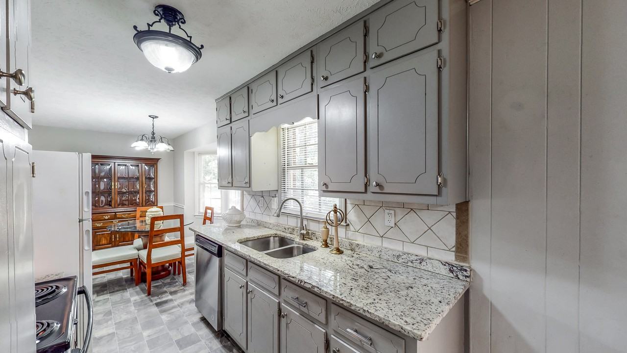 Kings Way - Photo 5 of 12