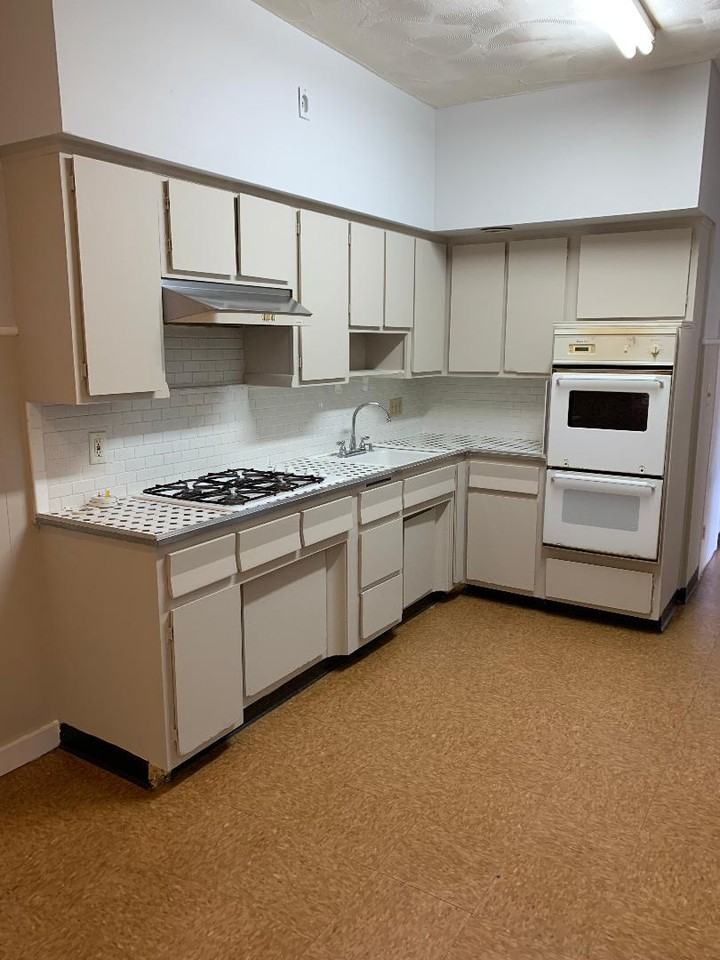 320 Glen Ave - Photo 3 of 9