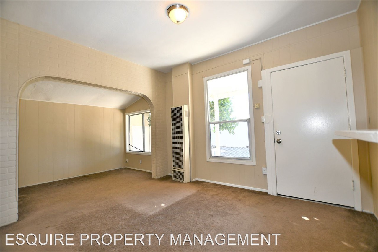137-139 E HIGH STREET - Photo 3 of 36