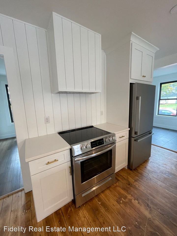 69 Beacon St. - Photo 2 of 12