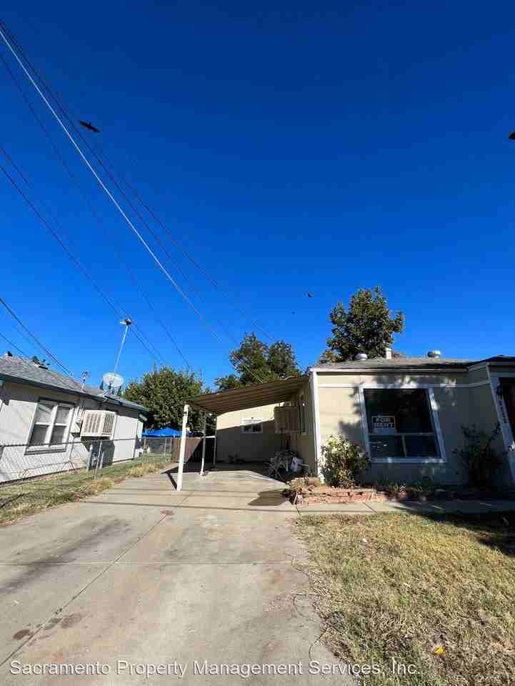 1005 Hawk Ave - Photo 2 of 11