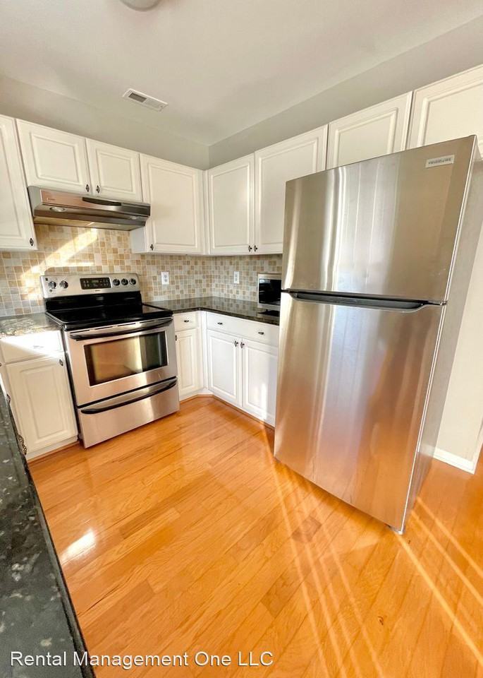 1306 S Main St - Photo 3 of 15