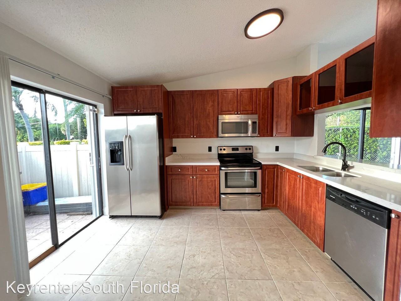 10267 Boca Bnd W - Photo 2 of 22