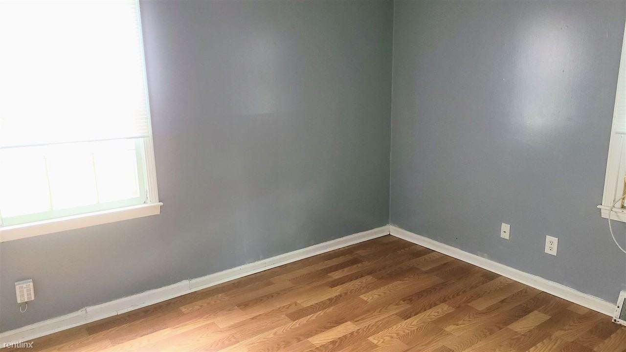 2805 S Glenwood Ave - Photo 2 of 6