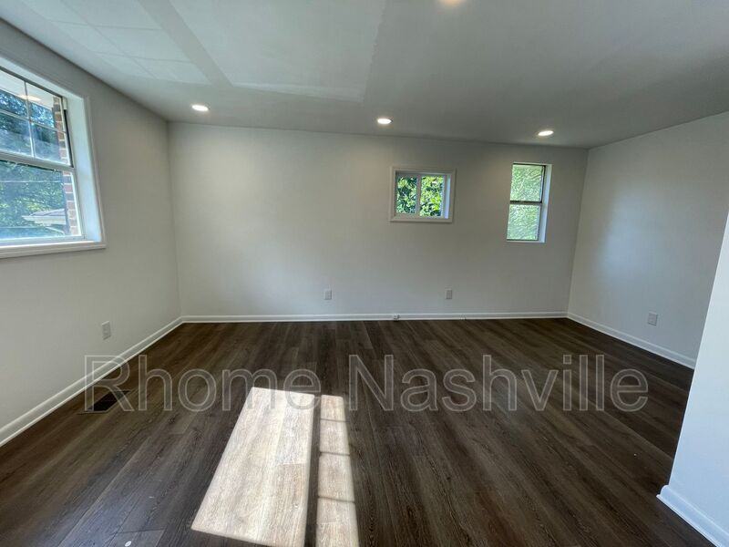 916 Algonquin Ct - Photo 6 of 13