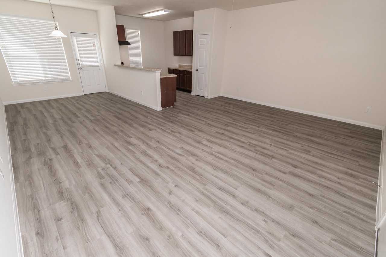 9710 Caprice Ct - Photo 2 of 8